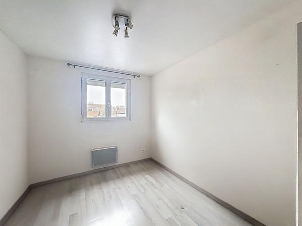 Ensemble immobilier à Rosendael rare avec Licence IV, logement, hangar et places de parking , fort potentiel de transformation