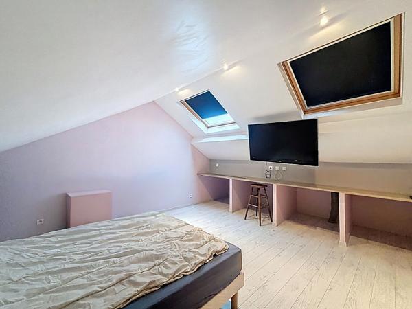 Ensemble immobilier à Rosendael rare avec Licence IV, logement, hangar et places de parking , fort potentiel de transformation