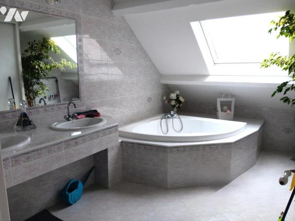 Appartement T4 bis en duplex sur LONS LE SAUNIER.