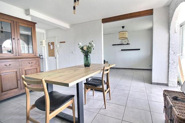 Marignane - À vendre : Appartement T3/4 à Marignane avec une cave et une place de stationnement