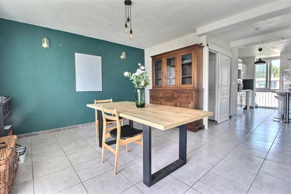 Marignane - À vendre : Appartement T3/4 à Marignane avec une cave et une place de stationnement