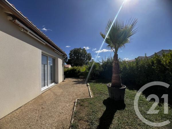 Maison à vendre  5 pièces - 160,42 m 2   FOURAS  - 17
