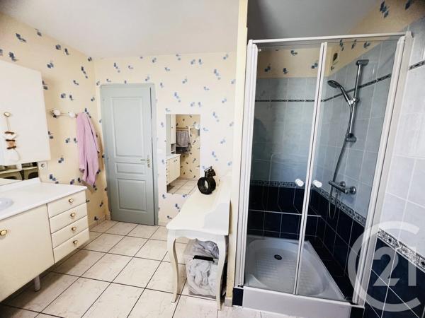 Maison à vendre  5 pièces - 160,42 m 2   FOURAS  - 17