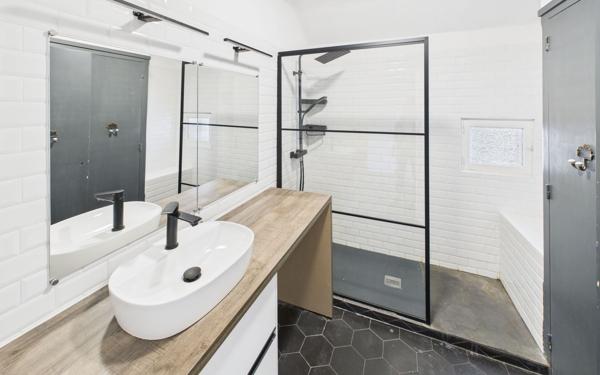 Appartement à vendre    3 pièces • 77,49 m2 Aix-les-Bains