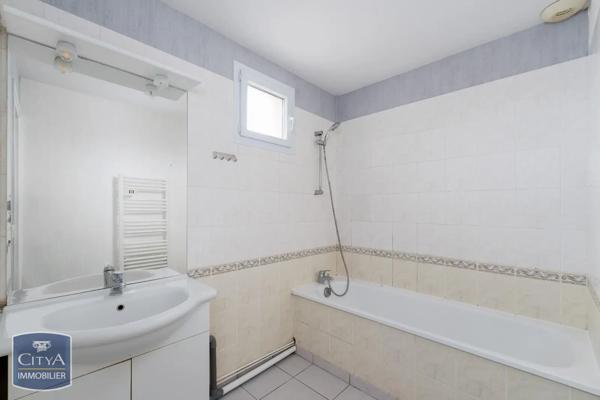 Maison à louer 4 pièces 78.6m² Vendat (03110)
