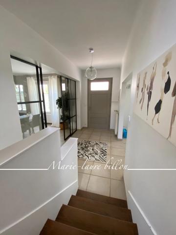 Maison à vendre 5 pièces LA GARNACHE (85), maison de ville 4 chambres, jardinet et garage