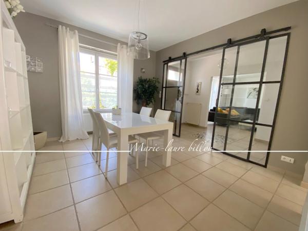 Maison à vendre 5 pièces LA GARNACHE (85), maison de ville 4 chambres, jardinet et garage