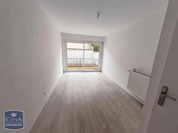 Maison à louer 4 pièces 119.9m² Gond-Pontouvre (16160)