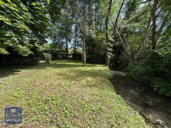 Maison à louer 4 pièces 119.9m² Gond-Pontouvre (16160)