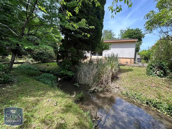 Maison à louer 4 pièces 119.9m² Gond-Pontouvre (16160)