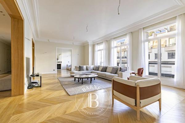 Paris 7ème, Appartement 4 Chambres -  328 m² à vendre