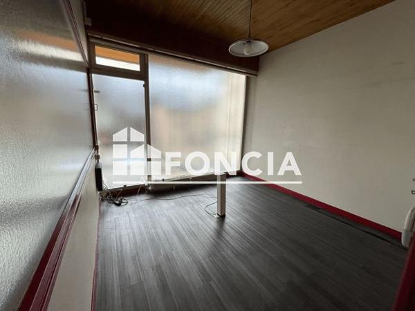 Location Local commercial 4 pièces 88.9 m² - PLACE DU MARCHE La Chambre 73130