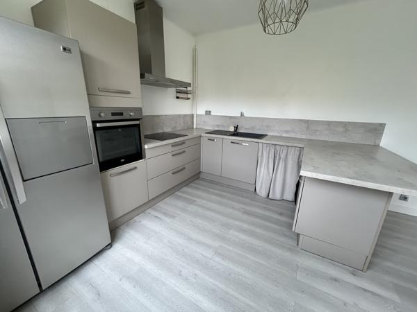 Appartement
                                                                                                                                                                                                                                                                                                                        4 pièce(s)                                                                                                                                                                                                          3 chambre(s)                                                                                                                                                                                                          93  m²