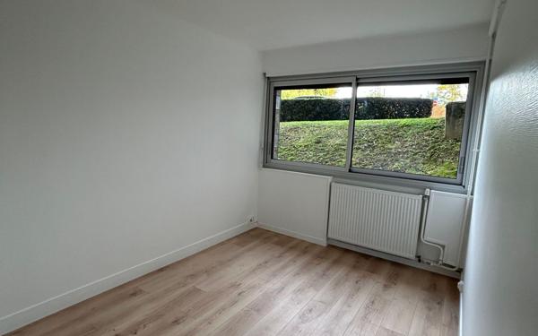 Appartement à louer    1 pièce • 13,82 m2 Châtillon