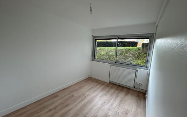 Appartement à louer    1 pièce • 13,82 m2 Châtillon