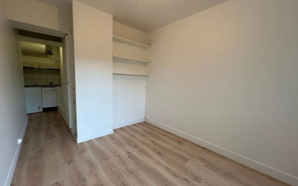 Appartement à louer    1 pièce • 13,82 m2 Châtillon