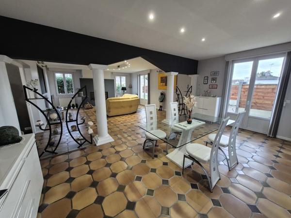 Maison à vendre |  Biganos |  8 pièces | 223 m²