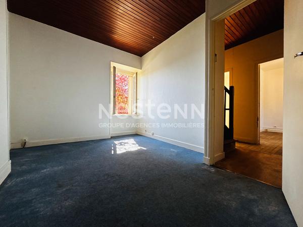 À vendre Lagraulière Maison en pierre à rénover proche du bourg