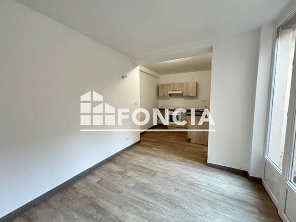 Location Appartement 3 pièces 35.02 m² - 22 RUE DE LA MARINE Rochefort 17300