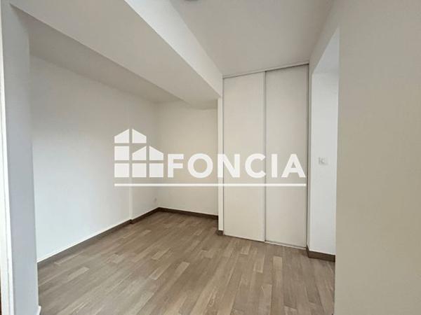 Location Appartement 3 pièces 35.02 m² - 22 RUE DE LA MARINE Rochefort 17300