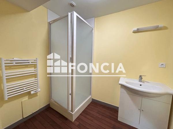 Location Appartement 3 pièces 35.02 m² - 22 RUE DE LA MARINE Rochefort 17300