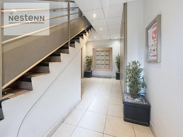 AU SUD D'ORLEANS - 12 min - SUPERBE APPARTEMENT DE 40M2 AVEC TERRASSE - PARKING et LOCAL VELOS