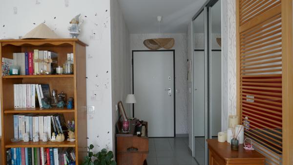FAVERGES. APPARTEMENT 3 PIECES AVEC CAVE, GARAGE ET PLACE DE STATIONNEMENT
