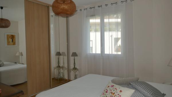 FAVERGES. APPARTEMENT 3 PIECES AVEC CAVE, GARAGE ET PLACE DE STATIONNEMENT