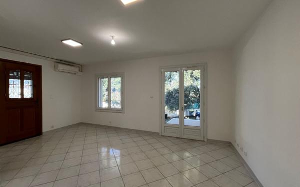 Maison à louer    3 pièces •  Vergèze