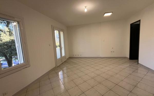 Maison à louer    3 pièces •  Vergèze