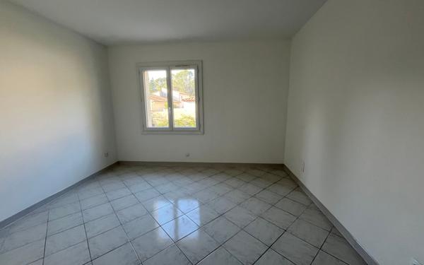 Maison à louer    3 pièces •  Vergèze