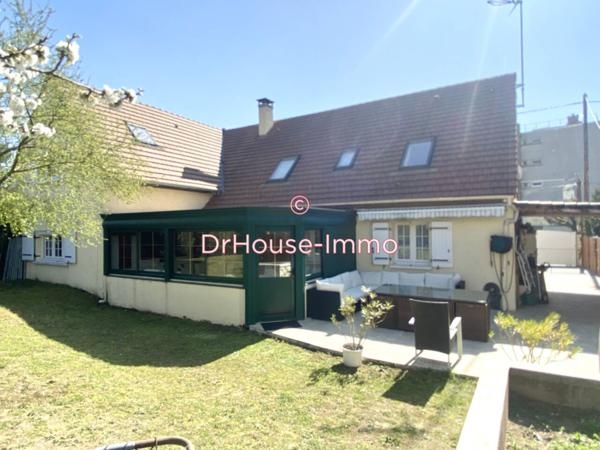 Maison à vendre 10 pièces de 225 m²