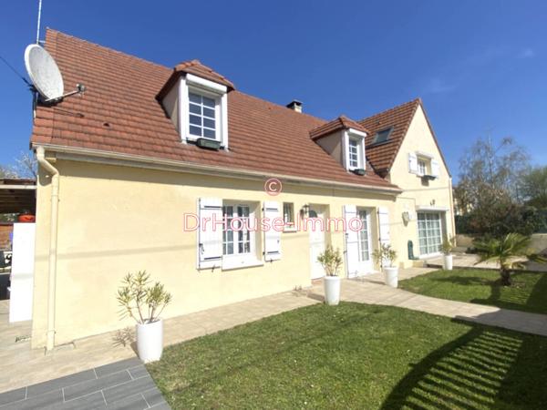 Maison à vendre 10 pièces de 225 m²