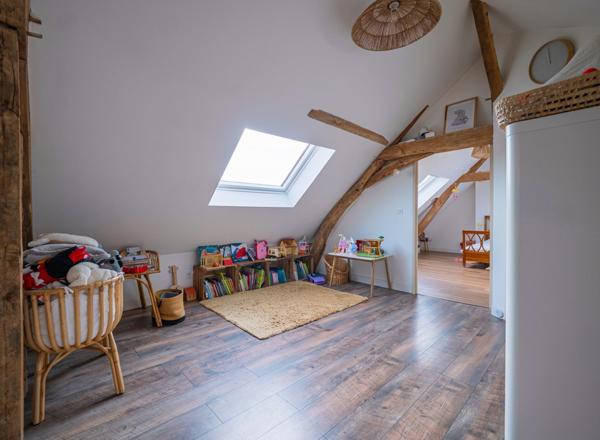 Maison à NEUVILLE-SUR-SARTHE, 72190 - 6 pièces 145m²