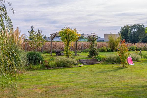 Maison à NEUVILLE-SUR-SARTHE, 72190 - 6 pièces 145m²