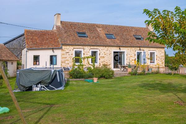 Maison à NEUVILLE-SUR-SARTHE, 72190 - 6 pièces 145m²