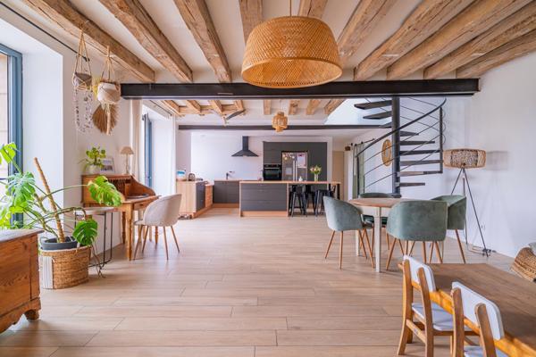 Maison à NEUVILLE-SUR-SARTHE, 72190 - 6 pièces 145m²