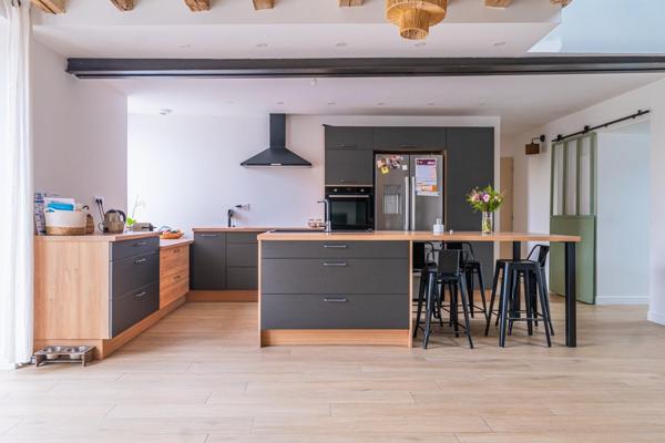 Maison à NEUVILLE-SUR-SARTHE, 72190 - 6 pièces 145m²