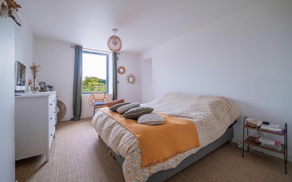 Maison à NEUVILLE-SUR-SARTHE, 72190 - 6 pièces 145m²