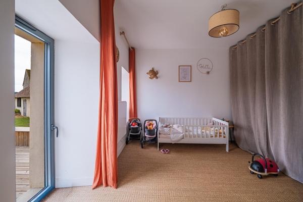 Maison à NEUVILLE-SUR-SARTHE, 72190 - 6 pièces 145m²