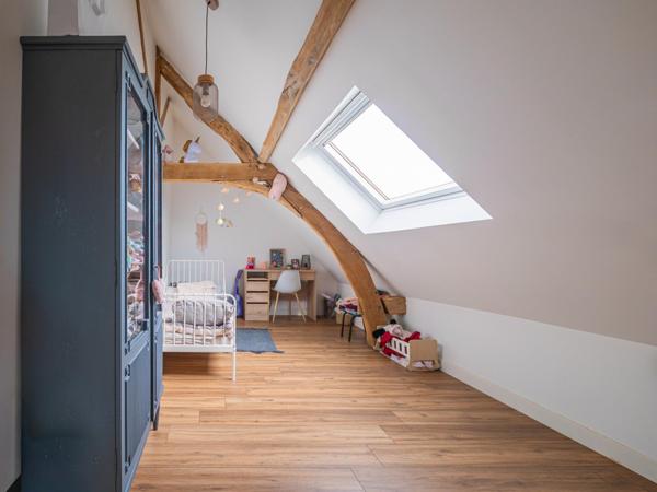 Maison à NEUVILLE-SUR-SARTHE, 72190 - 6 pièces 145m²