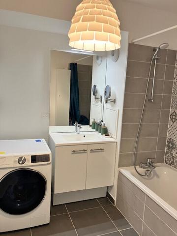Appartement meublé 3 pièce(s) 63 m2 - Saint Germain En Laye Loyer 1 600 €/mois charges comprises **  - Référence  18297