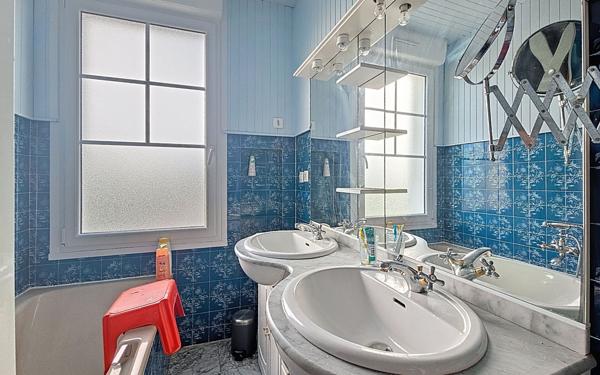 Maison à vendre    8 pièces •  Plouescat