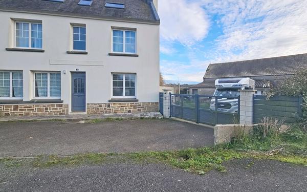 Maison à vendre    8 pièces •  Plouescat