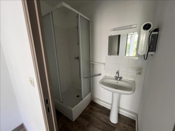 Appartement à louer |  LIGUEIL |  2 pièces | 48 m²