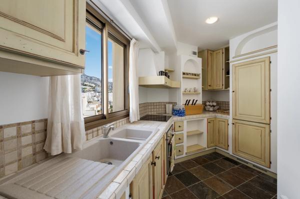 Magnifique penthouse proche de Monaco