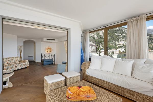Magnifique penthouse proche de Monaco
