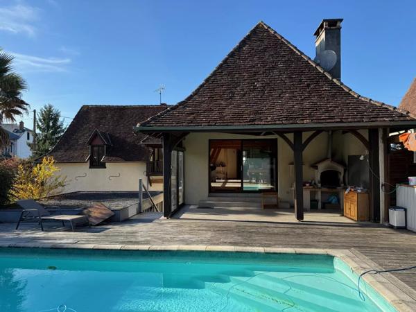 Maison de famille avec piscine et jardin