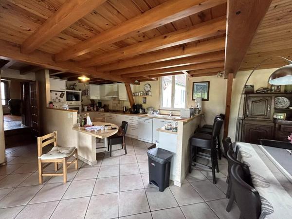 Maison de famille avec piscine et jardin