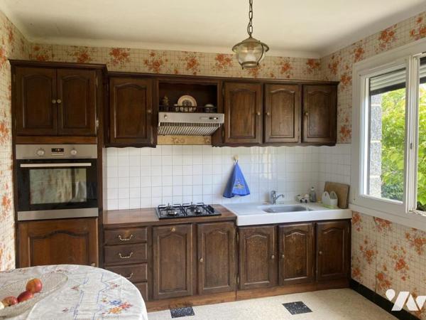 Sous-sol total / 3 chambres/jardin clos